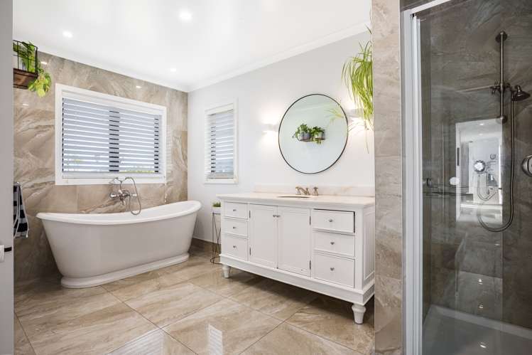 88 Queen Charlotte Drive Aotea_24