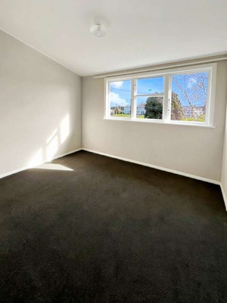 18 Devon Crescent Bulls_6