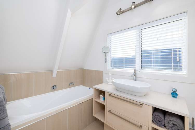 17 James Drive Diamond Harbour_16