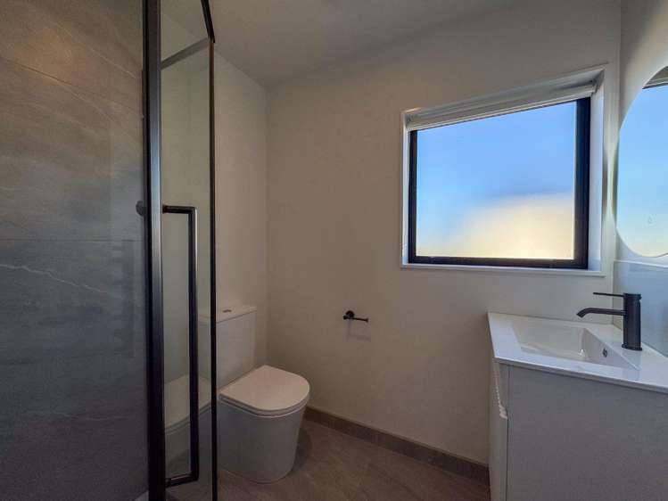1/14 Molley Green Place 10044_9