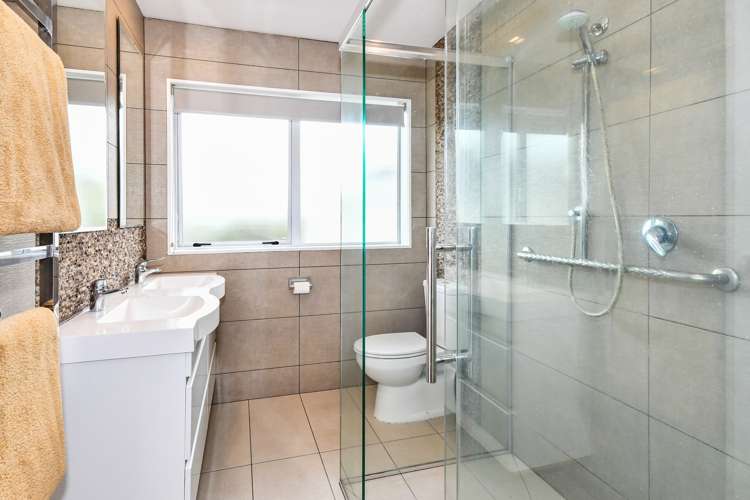 19 Hazeldene Place Opaheke_11