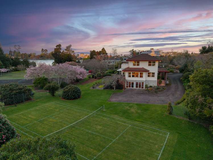 148 Lake Crescent Hamilton Lake_22