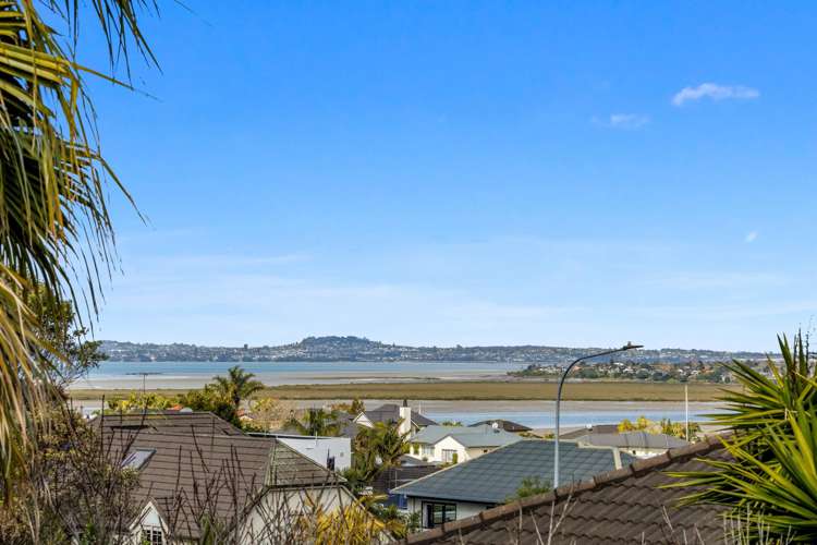 2 Glucina Avenue West Harbour_14