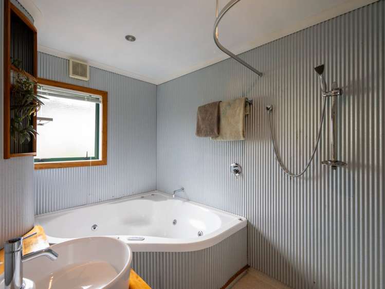 6 Kokohuia Road Omapere_11