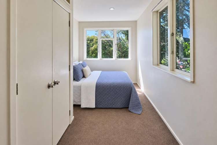 8 Kiriwai Road Paremata_15