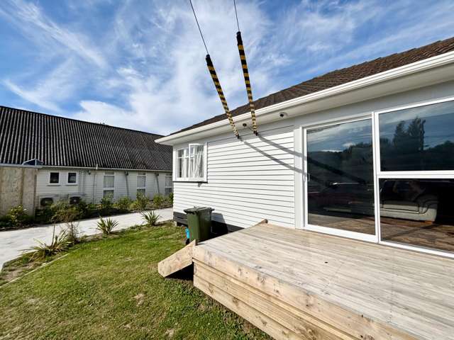 105 Main Road Wainuiomata_2