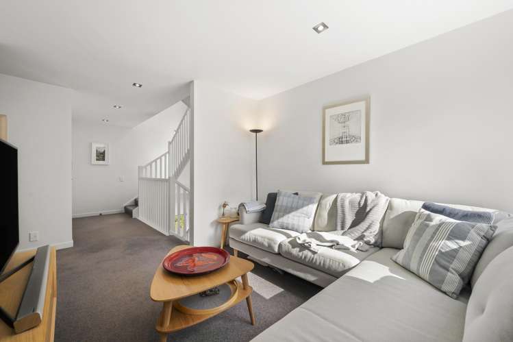 1/3 Severn Street Island Bay_8