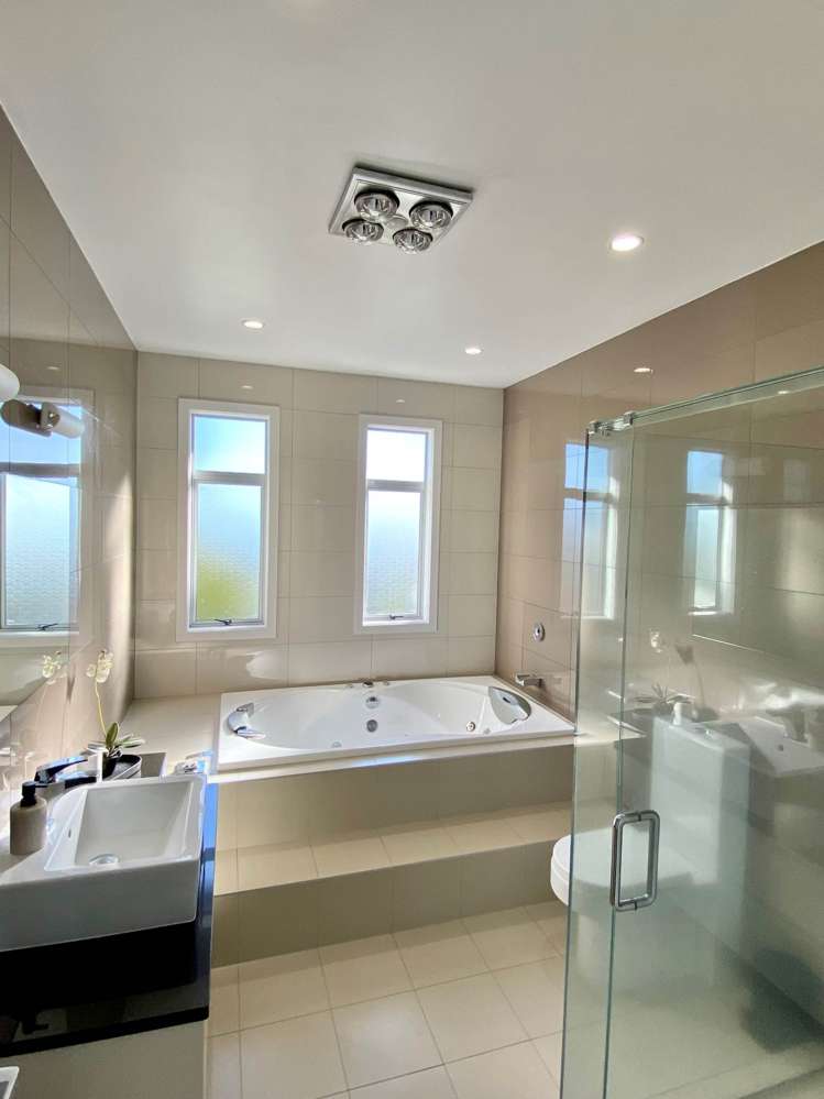 12 Armstrong Farm Drive East Tamaki Heights_18