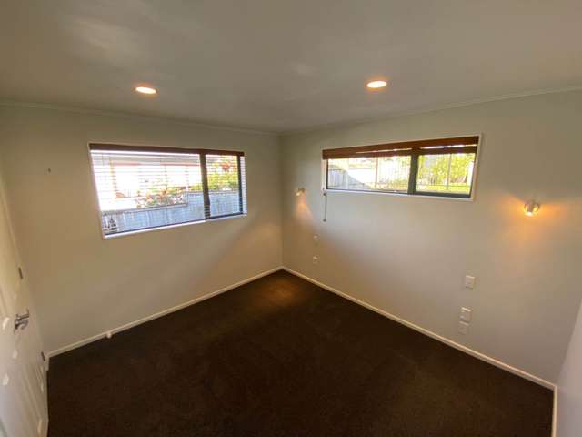 37 Pohutukawa Avenue Red Beach_4