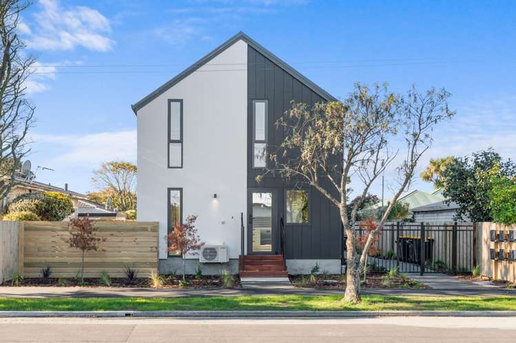 1/10 Simeon Street_0