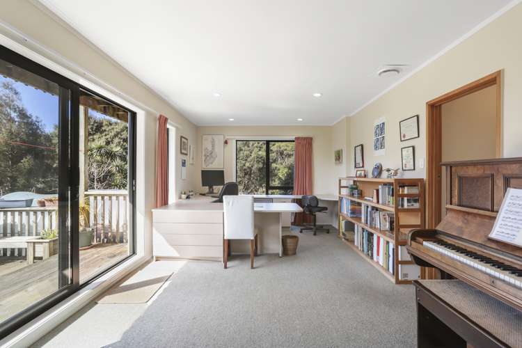 706 Huia Road Parau_14