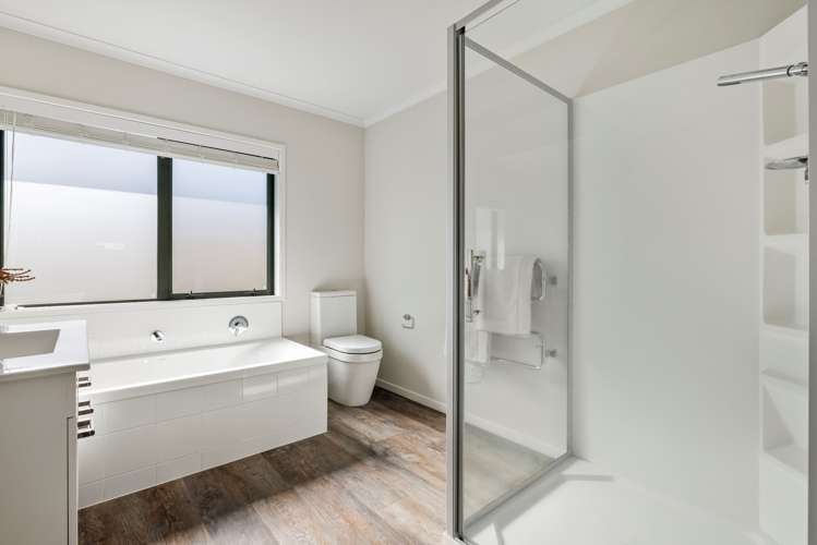 11 Kahuparere Crescent Pyes Pa_19