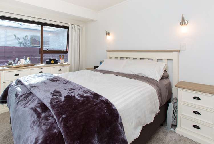 2/40 Dignan Street Point Chevalier_8