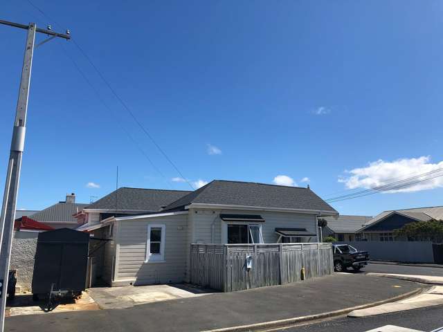 Sunny St Kilda Home close to beach!