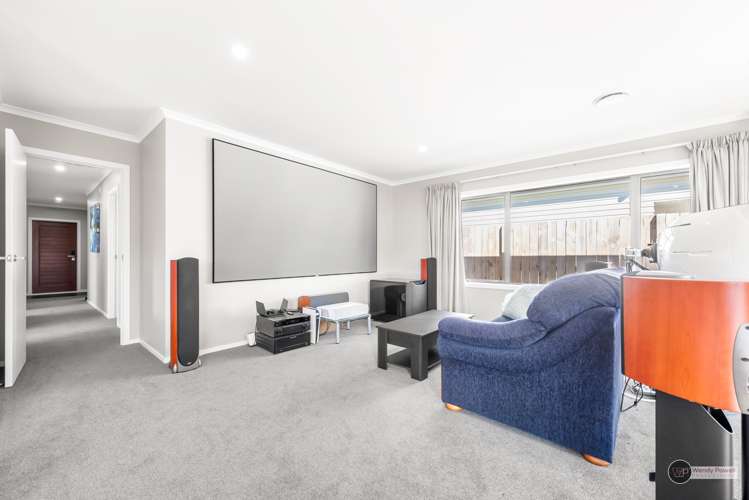 8 Grovedale Square Wainuiomata_15