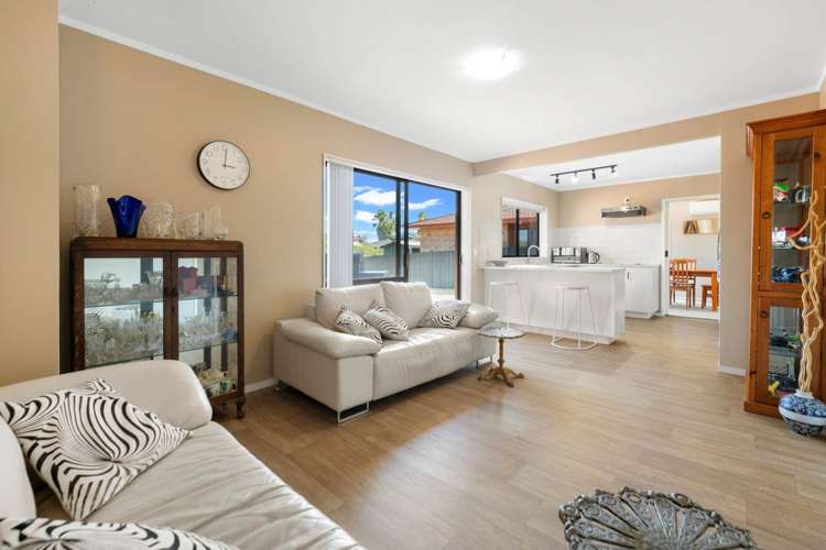 108 Mirrabooka Avenue Botany Downs_9