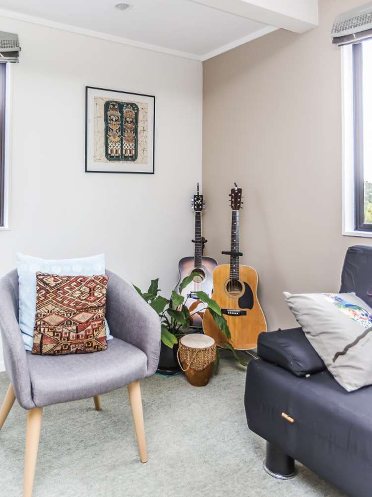 72 Omapere Street Whitby_6