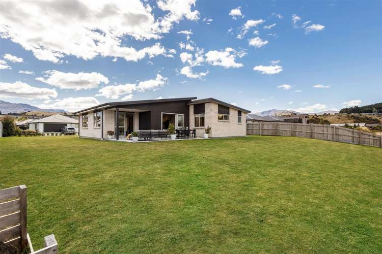 19 Regent Street Lower Shotover_21