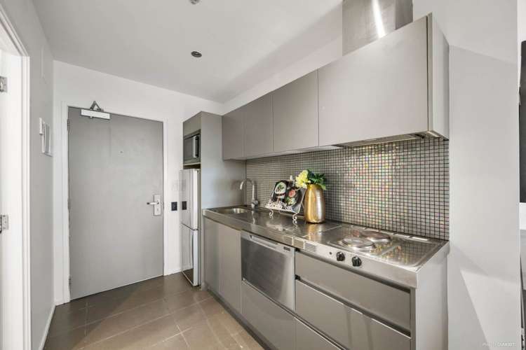 303/19 Anzac Avenue City Centre_6