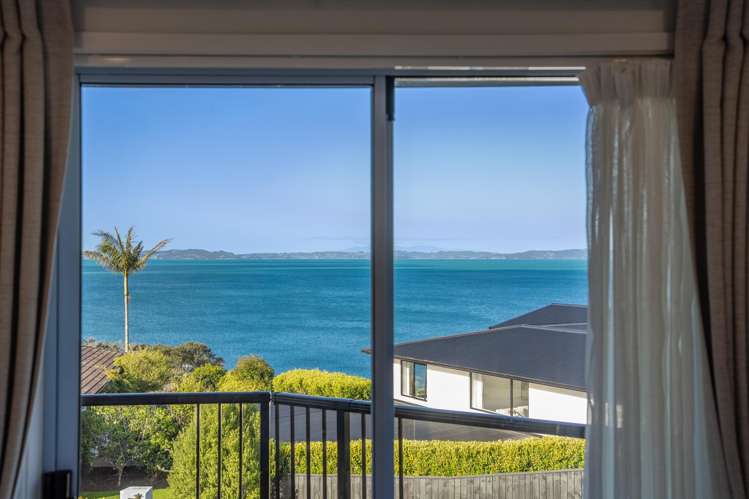 16 Burford Place Mellons Bay_36