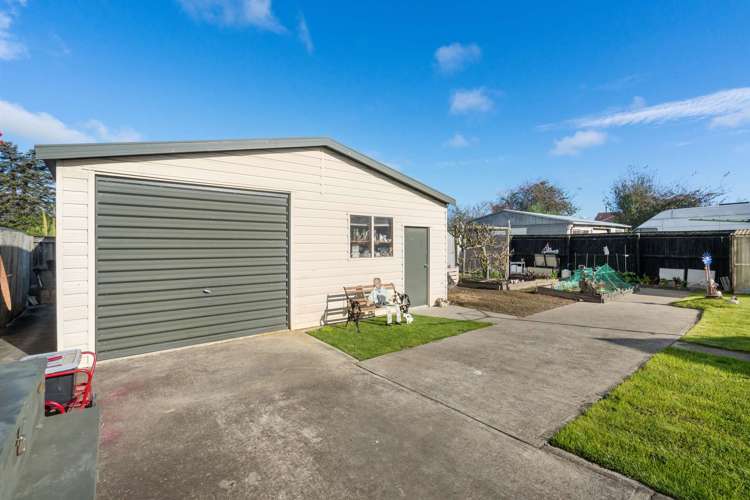 36 Achilles Street Burwood_16