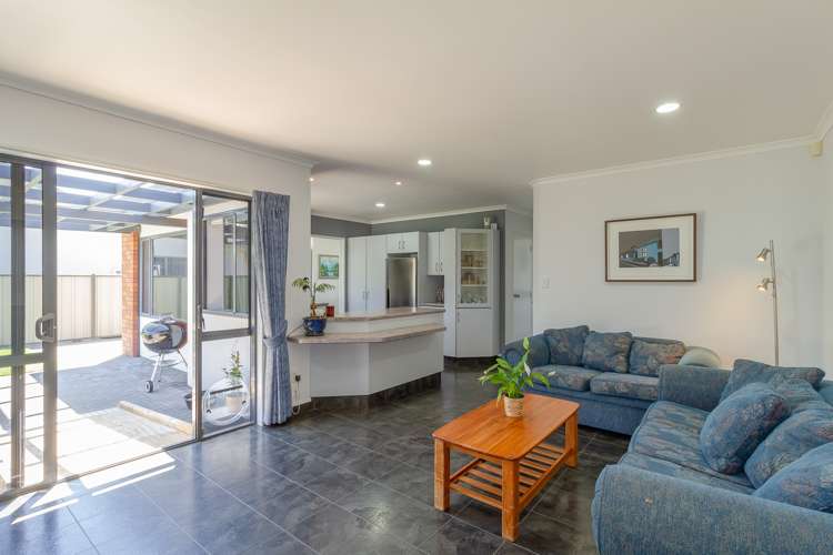 21 Kensington Drive Taradale_7