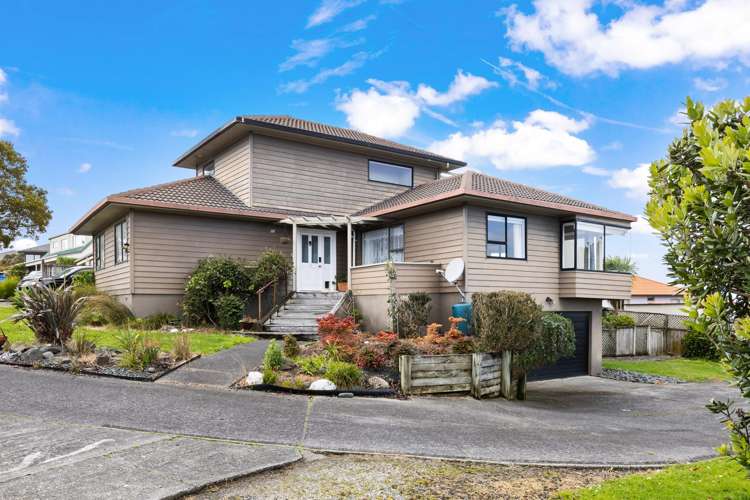 53 Alec Craig Way Gulf Harbour_12