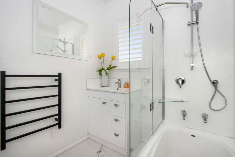 4 Sandleigh Drive Athenree_15