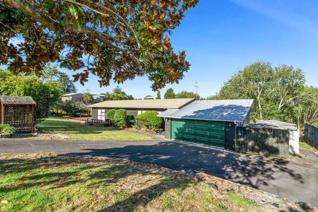 Charming Cottage on Point View Drive