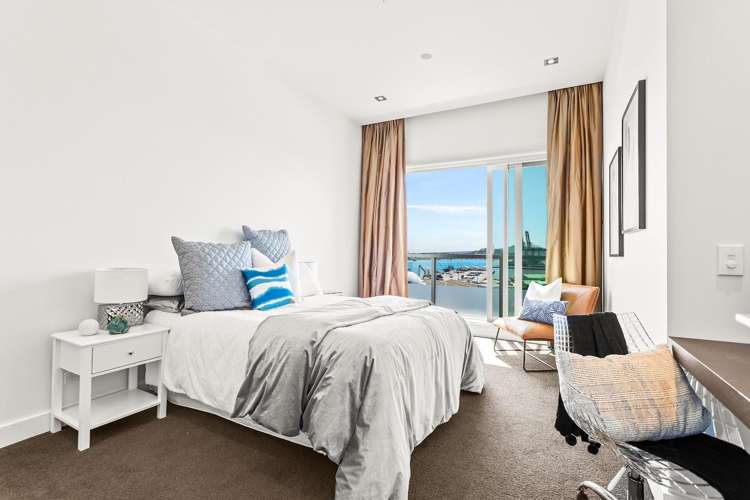 Flat 1202/85 Beach Road City Centre_18