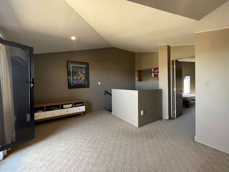 2f/5 Furneaux Way Remuera_8