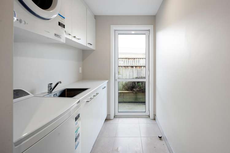 15 Hyatt Close Leamington_34