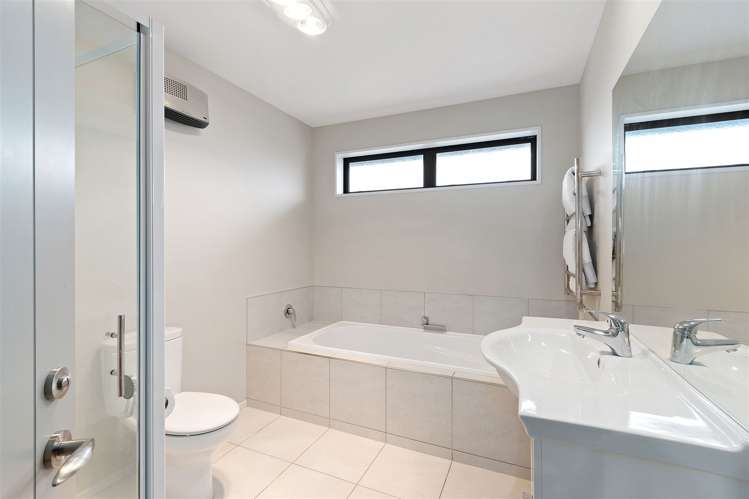 17 Brookwater Avenue Northwood_18