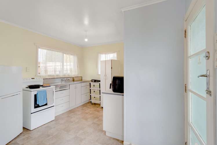13 Acacia Avenue_4
