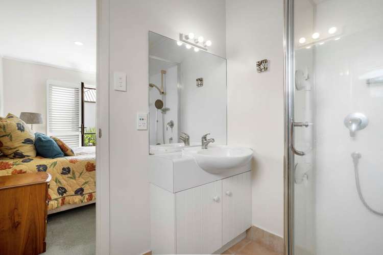 2/11 Paparoa Road Cockle Bay_13