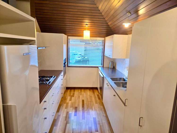  23 Helmores Lane Merivale_6