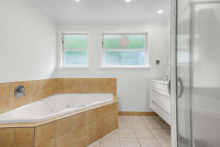 9 Laburnum Grove Maungaraki_8