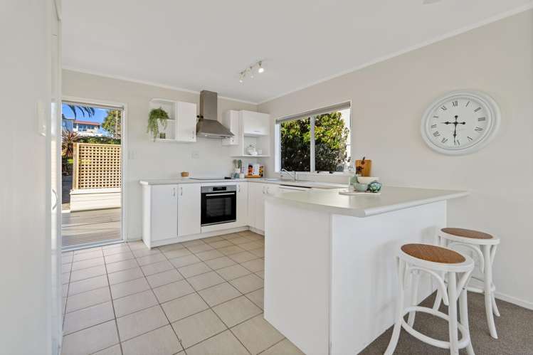 31 Shakespear Road Army Bay_5
