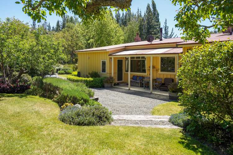 697 Leader Road East Parnassus_6