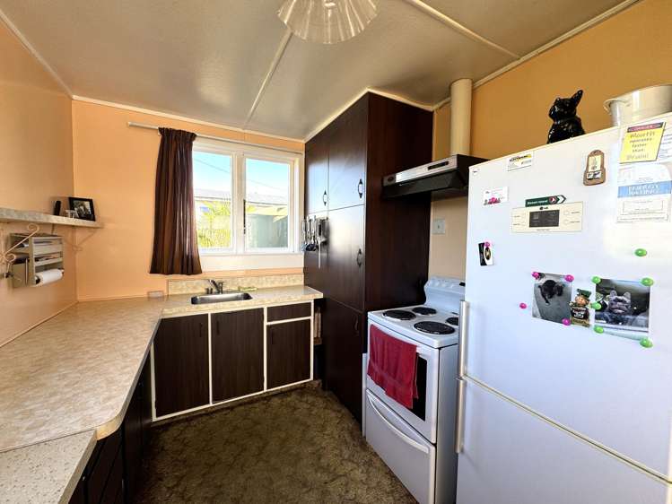 8 Kowhai Street Kaka Point_20