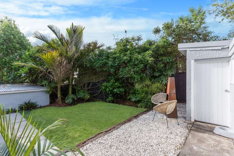 191 Glengarry Road Glen Eden_16