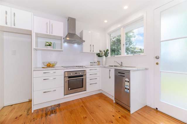 2/4 Leonard Road Mount Wellington_2