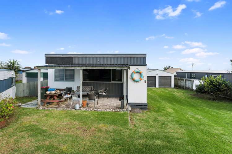 14 Costello Crescent Pukehina_10