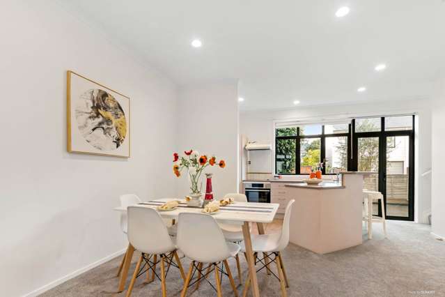 9/1 Ambrico Place New Lynn_4