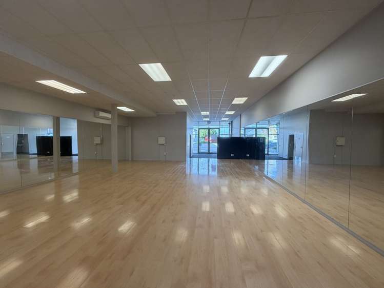 Retail 2/288 Lincoln Road Henderson_2