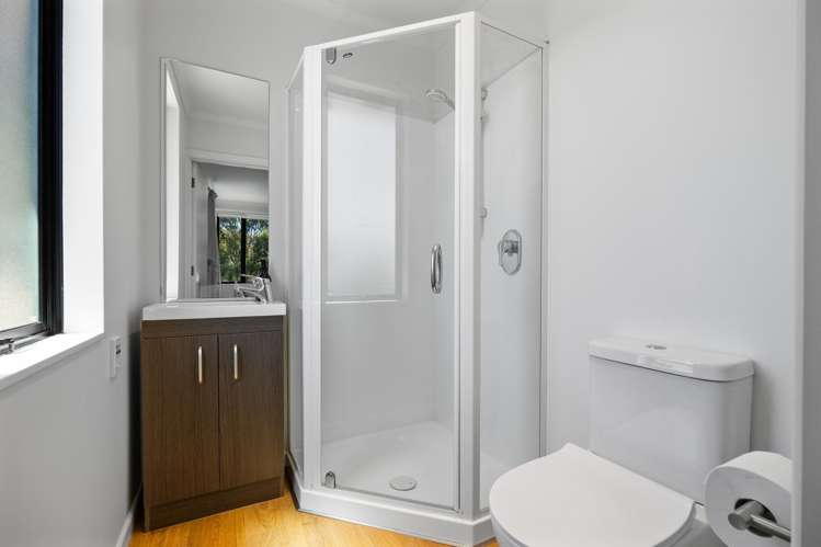 15 Laval Heights Britannia Heights_13