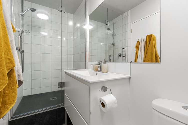 4/2 Atarangi Road Greenlane_10