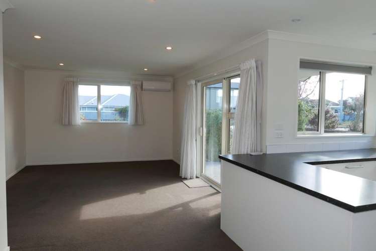 1/121 Marriotts Road North New Brighton_3