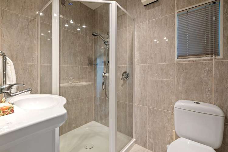 52 Walter Road, Lowry Bay Eastbourne_28