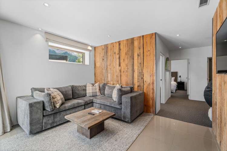 32 Edinburgh Drive Queenstown_23